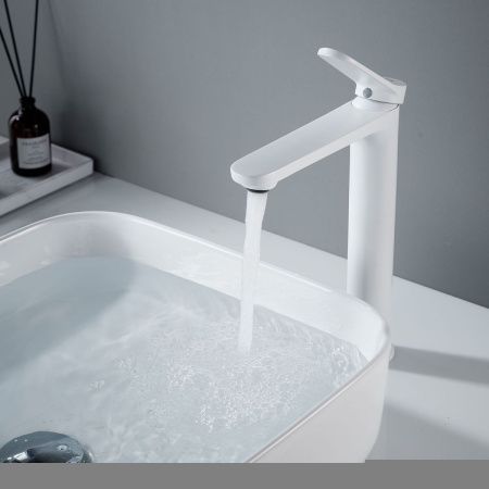 Смеситель для раковины Shevanik S43C S4311C на столешницу белый