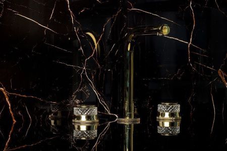 Смеситель для раковины Boheme Aura 152-G-A на столешницу золото