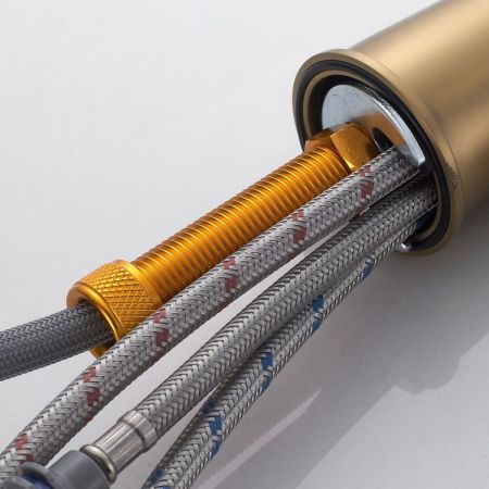 Смеситель для кухни Shevanik S363G на мойку золото