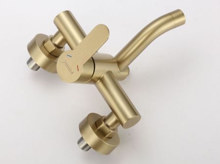 Смеситель для ванны и душа Fmark FS8206C настенный золото