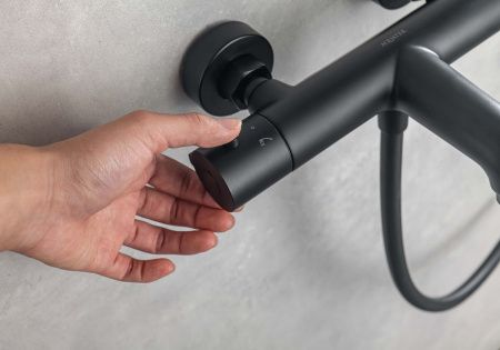 Смеситель для ванны Aquatek ВЕГА AQ1043MB настенный черный с термостатом