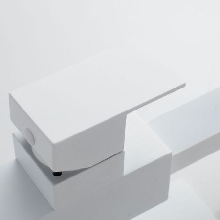 Смеситель для кухни Shevanik S148C на мойку белый