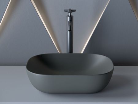 Раковина из сантехнического фарфора Ceramica Nova ELEMENT CN6009MDH 50х30 накладная цвет черный без отверстий под смеситель