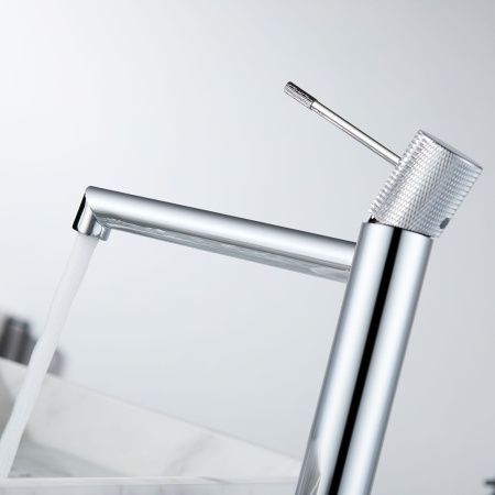 Смеситель для раковины Vincea Desire VBF-1D2CH на столешницу хром