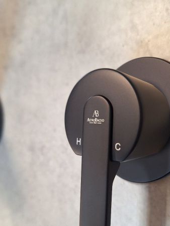 Смеситель для раковины AltroBagno Unione AltroBagnoUnione010508MB встраиваемый в стену черный