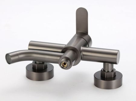 Смеситель для ванны и душа Fmark FS8206Q настенный графит