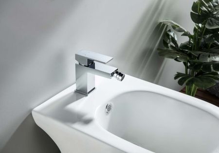 Смеситель Aquatek ЛИБРА AQ1618CR на биде хром