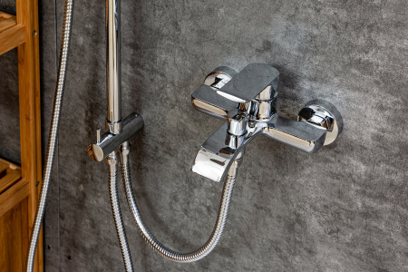 Душевая стойка Agger Happy A0493500 настенная цвет хром