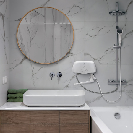 Водонагреватель электрический проточный 7 кВт Ballu 3-Logic TS (6,5 kW)