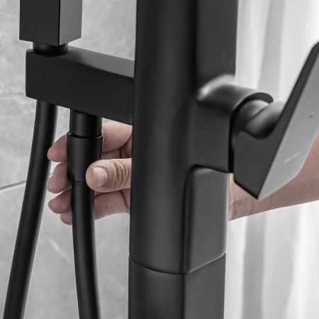 Смеситель для ванны и душа Allen Brau Infinity 5.21009-31 напольный черный