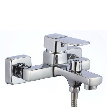 Смеситель для ванны D-Lin D130369 настенный хром