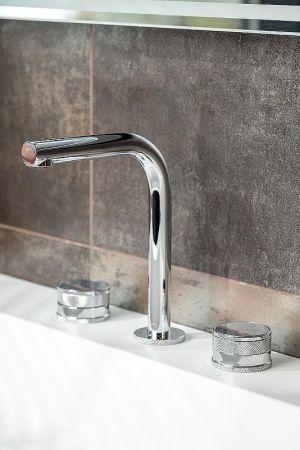 Смеситель для раковины Boheme Prestige 152-CR-PR на столешницу хром