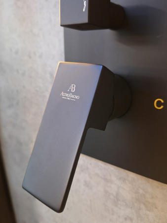 Душевая система AltroBagno Lamberto AltroBagnoLamberto040105MB встраиваемая в стену