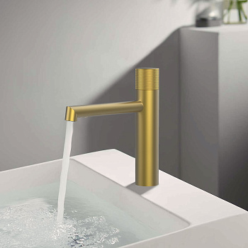 Смеситель Vincea Desire VBF-1D3BG на раковину брашированное золото