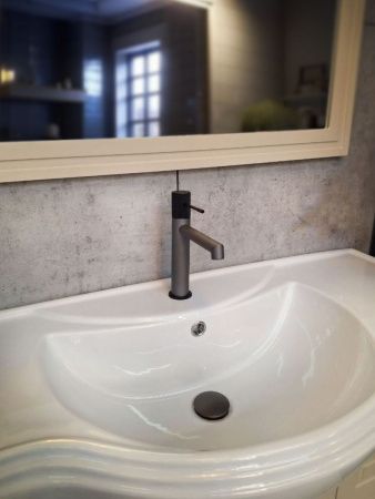 Смеситель AltroBagno Intento AltroBagnoIntento0127GrNe на раковину черный/серый