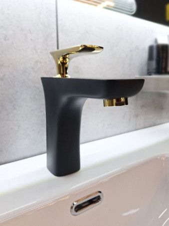 Смеситель AltroBagno Aperto AltroBagnoAperto0123NeOr на раковину черный/золото