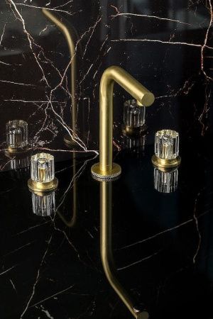 Смеситель для раковины Boheme Elegante 152-MG-EL на столешницу золото