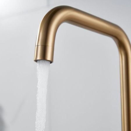 Смеситель для кухни Shevanik S228G на мойку золото