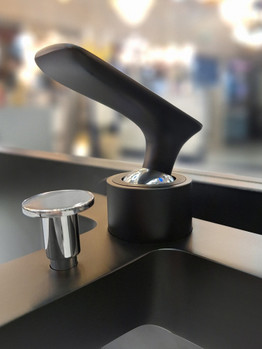 Смеситель для ванны AltroBagno Aperto AltroBagnoAperto0211NeOp настенный черный матовый - фото 4