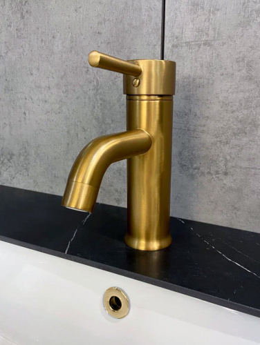 Смеситель для раковины AltroBagno Metropoli AltroBagnoMetropoli0134OrSp на раковину золото матовое - фото 4