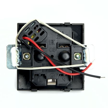 Розетка 1-местная с/з с защитной шторкой и USB Stekker Эрна 49155