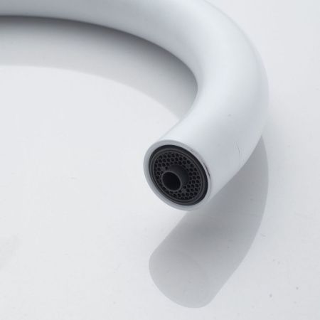 Смеситель для кухни Shevanik S428C на мойку белый