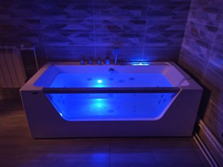 Ванна акриловая Frank 2015104 180х80 пристенная прямоугольная с каркасом