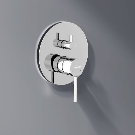 Душевая система Damixa Scandinavian Pure 936530000 встраиваемая в стену цвет хром