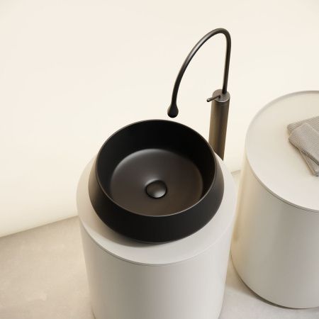 Раковина из сантехнического фарфора Ceramica Nova MAYA CN12004MB 40х40 накладная цвет черный без отверстий под смеситель