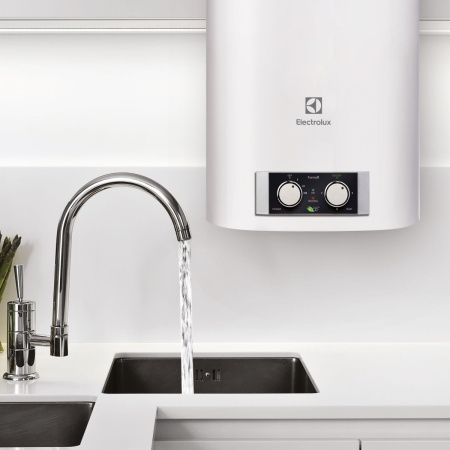 Водонагреватель электрический накопительный 2 кВт Electrolux EWH 80 Formax