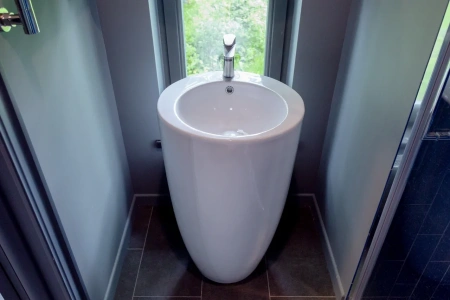 Раковина из сантехнического фарфора Melana B133-805 50х50 напольная цвет белый 1 отверстие под смеситель