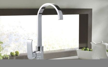 Смеситель для кухни Rose R1713 на мойку хром