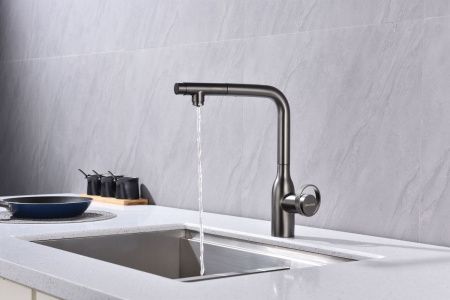 Смеситель для кухни Paulmark URBAN Ur213104-GM на мойку серый