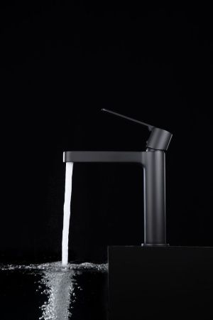 Смеситель AltroBagno Unione AltroBagnoUnione0136MB на раковину черный