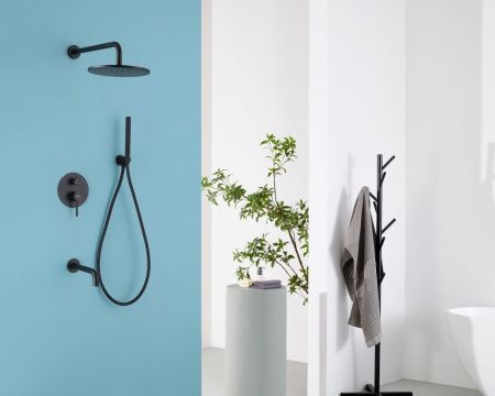 Душевая система Abber AF8117B встраиваемая в стену цвет черный