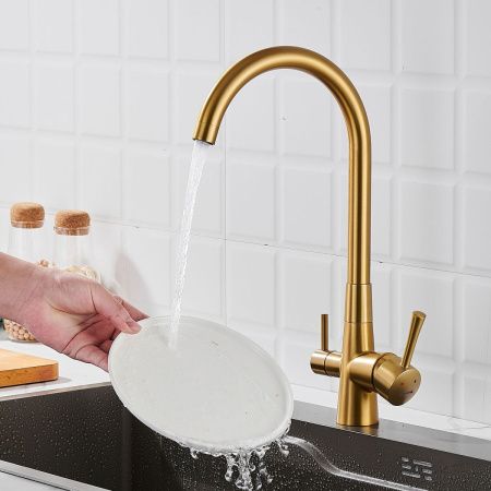 Смеситель для кухни Shevanik S428G на мойку золото