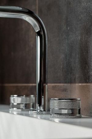 Смеситель для раковины Boheme Prestige 152-CR-PR на столешницу хром