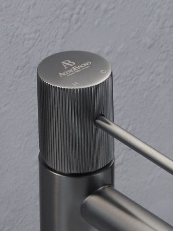 Смеситель для раковины AltroBagno Bilancia AltroBagnoBilancia010226GM на столешницу оружейная сталь