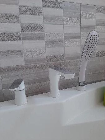 Смеситель Haiba HB804 HB80804 на борт ванны белый/хром