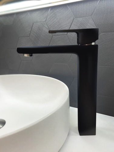 Смеситель для раковины AltroBagno Lamberto AltroBagnoLamberto010213MB на столешницу черный матовый - фото 3