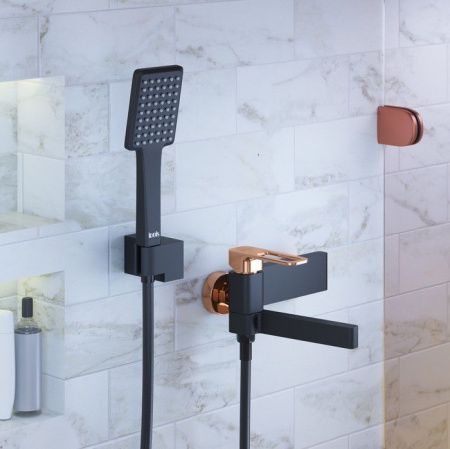 Смеситель для ванны и душа IDDIS Slide SLIBG00i02 настенный черный