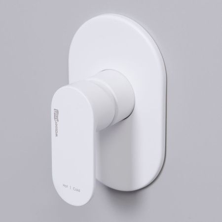 Смеситель для ванны и душа Wasserkraft Mindel 8500 8551 встраиваемый в стену белый