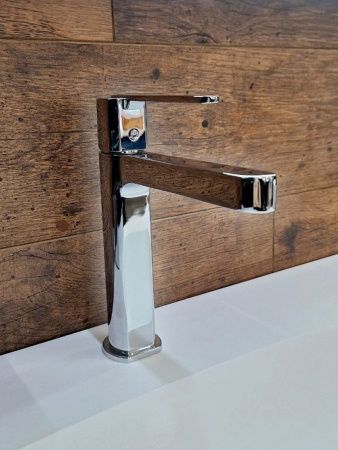 Смеситель AltroBagno Unione AltroBagnoUnione0135Cr на раковину хром