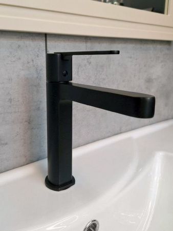 Смеситель AltroBagno Unione AltroBagnoUnione0136MB на раковину черный