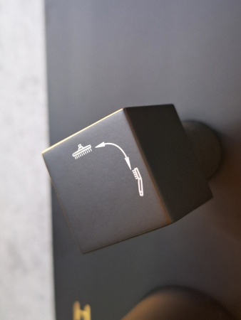 Душевая система AltroBagno Lamberto AltroBagnoLamberto040105MB встраиваемая в стену