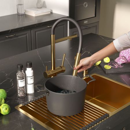 Смеситель для кухни Reflexion Lago RX9901GD на мойку золото