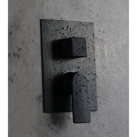 Смеситель для душа AQG Alpha 01ALP351NG встраиваемый в стену черный