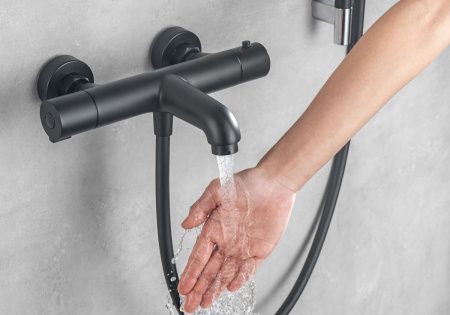 Смеситель для ванны Aquatek ВЕГА AQ1043MB настенный черный с термостатом