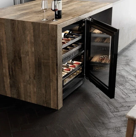 Винный шкаф Signature SKSUW2401G