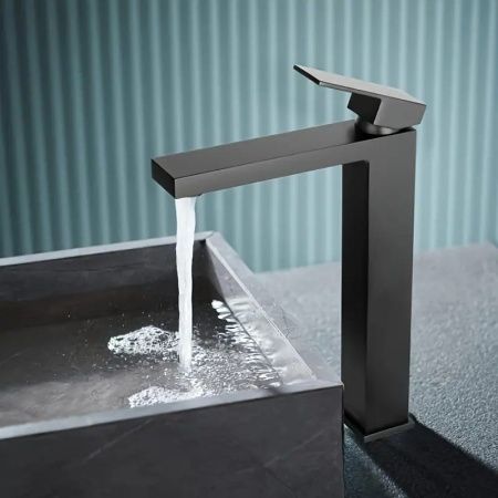 Смеситель Maretti Umbria Black UMB32RF52 на раковину черный